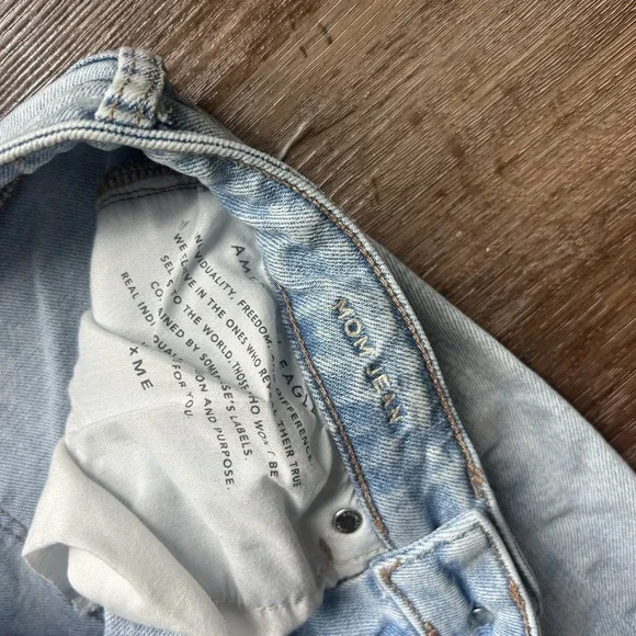 American Eagle Women Size 8 Jeans Mom Straight Light Wash Pants Strigid Stretch - Picture 6 of 16